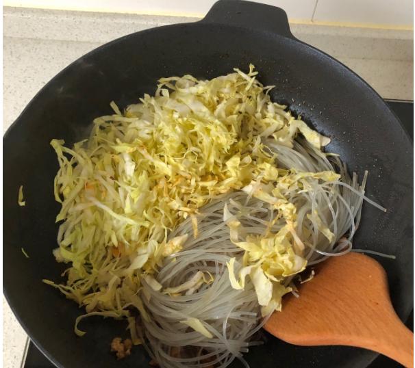 一道家常下饭菜，不仅好做还好吃，动手做起来