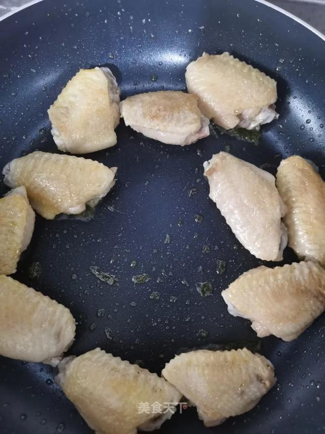 可乐鸡翅：好吃到舔手指，新手也能零失败