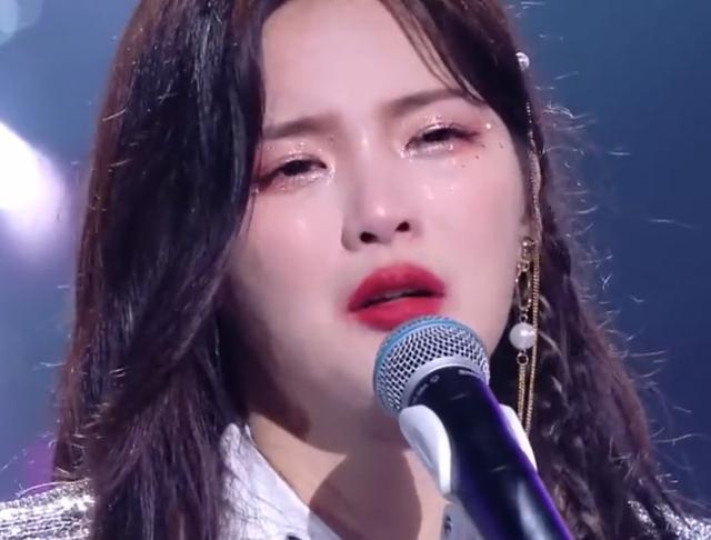 浮生|杨超越毕业当场流泪，镜头特写她脱妆后的脸蛋，生图尽显真实颜值