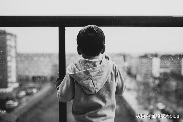 金牌大叔|?孩子突然变“不乖”？可能到了性格“敏感期”，家长要区别对待