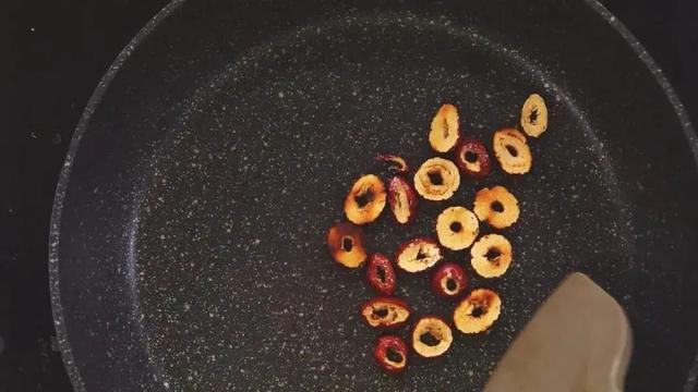 养心|入夏养生先“养心”！常吃2瓜3果，配合简单动作，养出健康好心脏