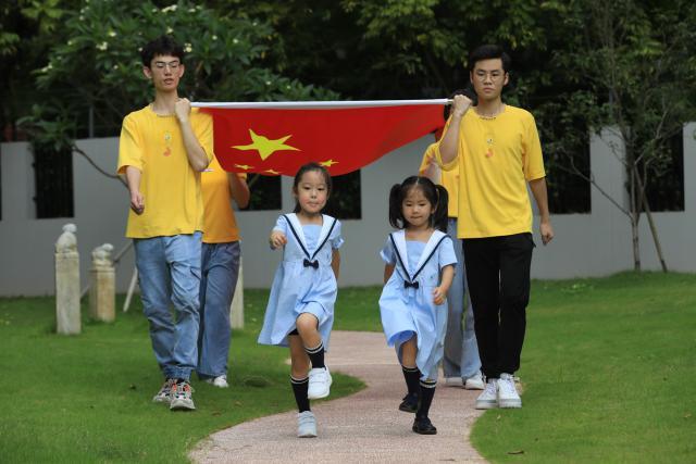 新华网客户端|图集｜小萌娃“回笼”，深圳1537所幼儿园今日开园