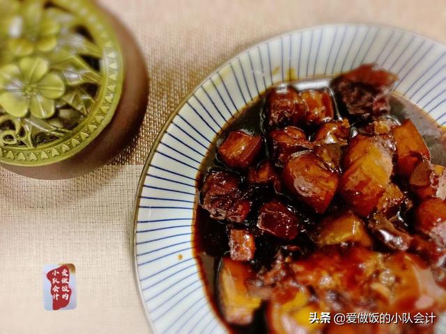 五花肉的经典做法，老菜新做，软糯香甜入口即化，记住窍门很简单