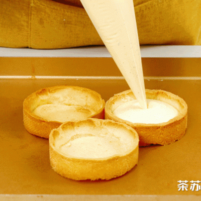 学会这道流心牛乳挞，想低调都不行