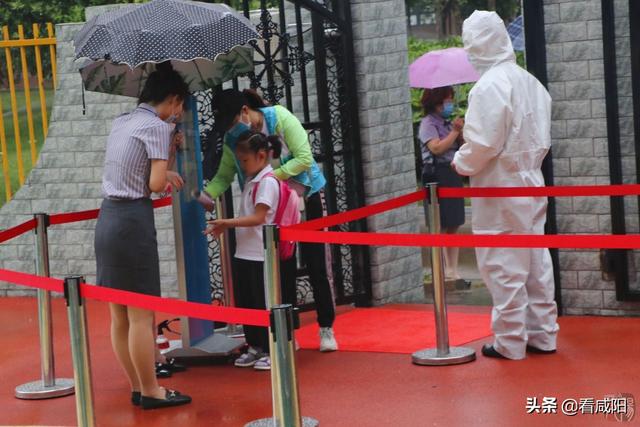 你的育儿经|幼儿园开园第一天 关爱汇聚筑牢防疫线