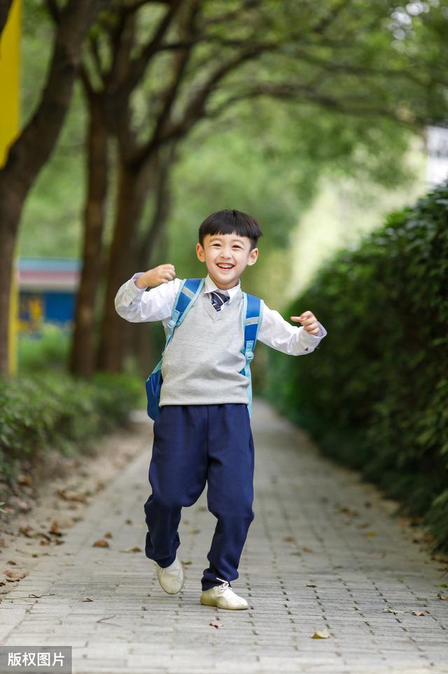 「你的育儿经」父母应该让孩子,从小就知道的上学3个基本原则。关于自主学习