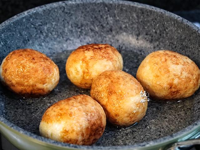 可乐可以烧鸡翅，也可以煮鸡蛋，这样做比茶叶蛋更香，更馋人