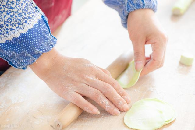 包子还是这种馅的最好吃，鲜美多汁皮薄馅大，比吃肉还香，吃不腻