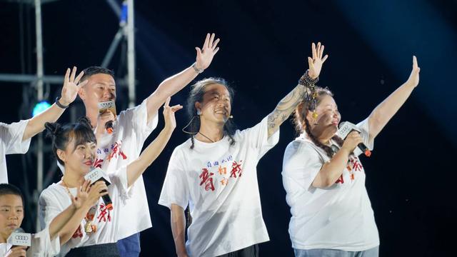 自由|人类高质量驾趣 全新奥迪Q5L音你自由｜封面天天见·封火轮