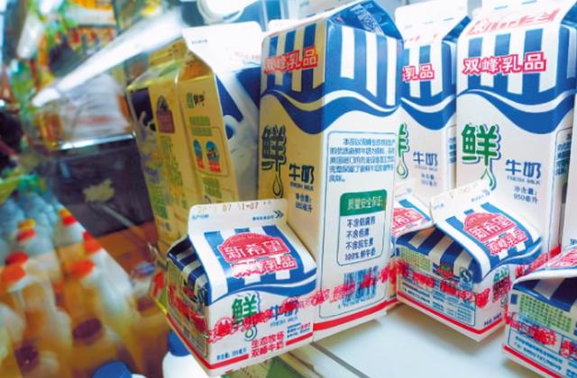 买牛奶，4种别给孩子买，没营养白花钱，认准3个字，营养好吸收