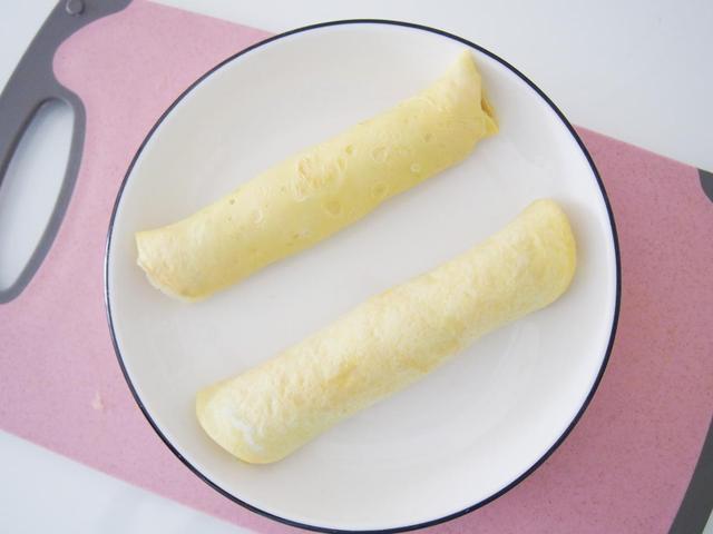 #你的育儿经#可当宝宝小甜食的鸡肉彩蔬蛋卷，颜色鲜艳，营养美味两不误