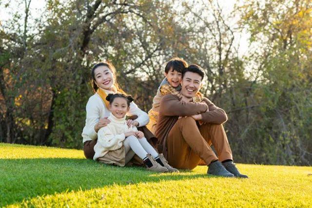 「你的育儿经」“生完二胎，你后悔过吗？”二胎妈妈吐槽，句句都发自肺腑