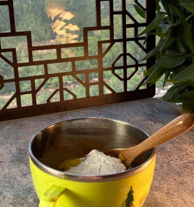 超级宝妈|这一道辅食太上头了！怎么吃都不腻！一拌一煎全家都能吃