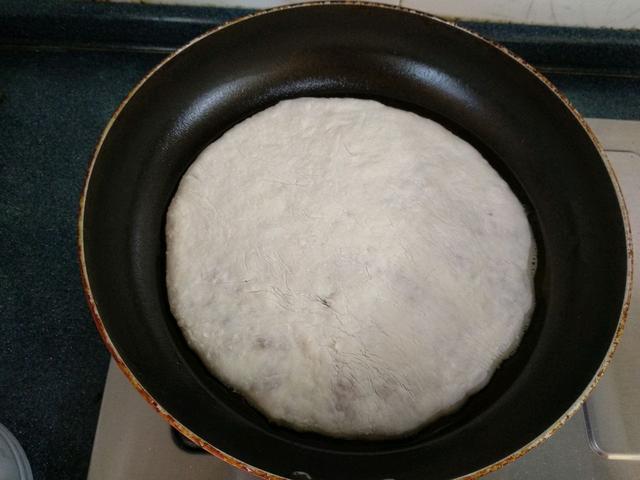 爱吃牛肉馅饼不用去买，按照此法自己做，薄皮大馅不油腻