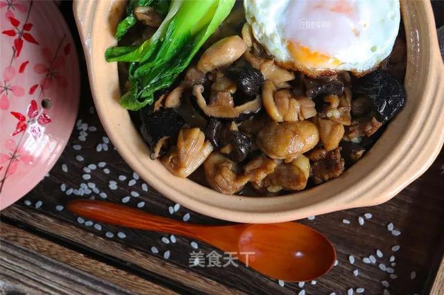 天冷了，自制一份香喷喷的煲仔饭！有菜有肉，越嚼越香