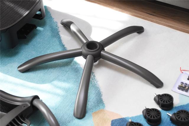 又被老罗种草了，入手网易严选人体工学椅半月，是偷懒神器吗？