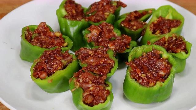 每次家里来客人，这道菜都是我必做的压轴菜，上桌特别受欢迎