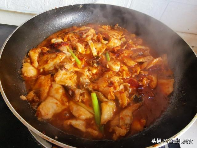 鱼肉多吃也不胖，实惠营养高，这样做一锅味道鲜美特下饭