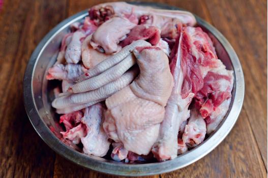 这一锅太适合冬天吃了，软烂脱骨鲜嫩，怎么吃都吃不够