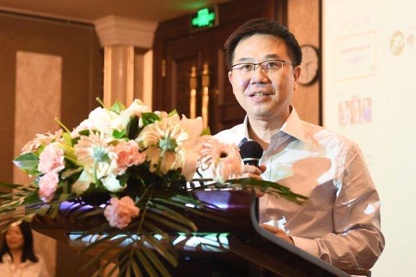 肝移植|肝移植术后存活20年，器官移植医生为患者庆生