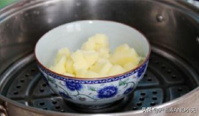 【超级宝妈】小孩子,不肯好好吃饭怎么办?这样做让他抢着吃!