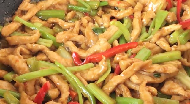 炒瘦肉时，不要直接下锅炒，教你正确做法，肉鲜嫩入味，不腥不柴