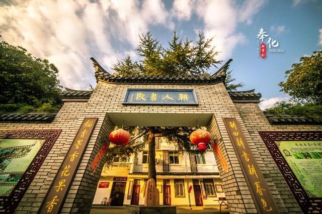 「旅行柚子君」“天下第一桃园”惊艳回归,在桃花盛开的地方遇见泼墨人家