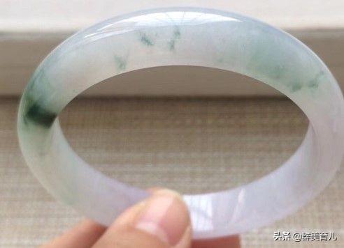 你的育儿经|孩子手上的玉镯子不见了,父母大闹幼儿园,到底谁的错