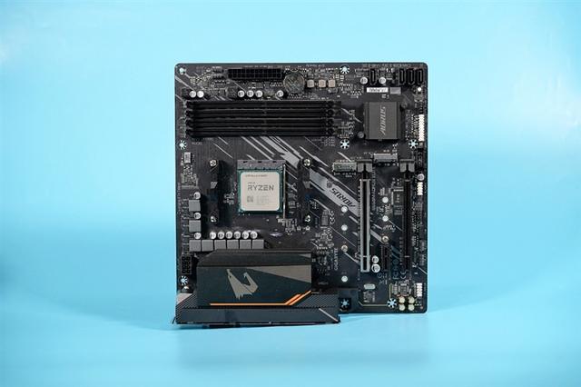 只要599元的小雕！技嘉B550M AORUS ELITE评测：上锐龙9 5950X也没问题