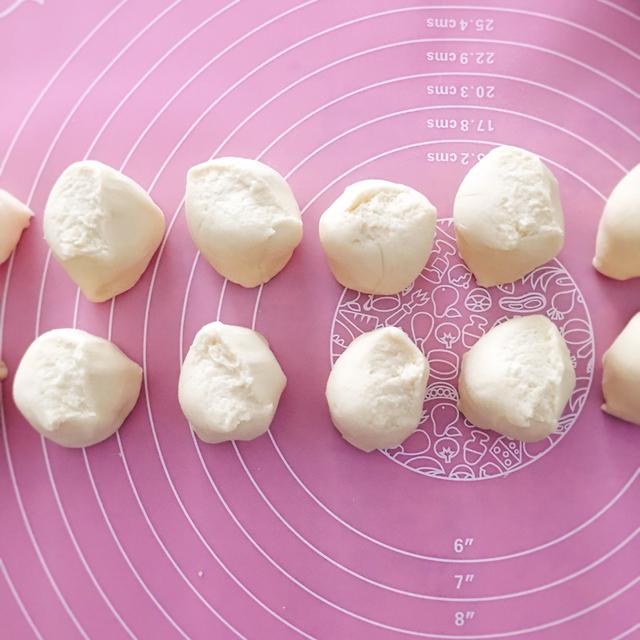 冬天吃包子就爱吃这素馅的，营养丰富，滋味十足，比肉馅好吃多了