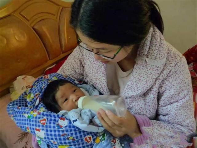 【超级宝妈】生孩子还能长个子？年轻宝妈坐完月子长高5CM，检查后还想生二胎