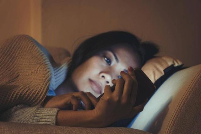 超级宝妈■产后熬夜会有什么影响？坏处不止体现在你身上，宝宝也难逃