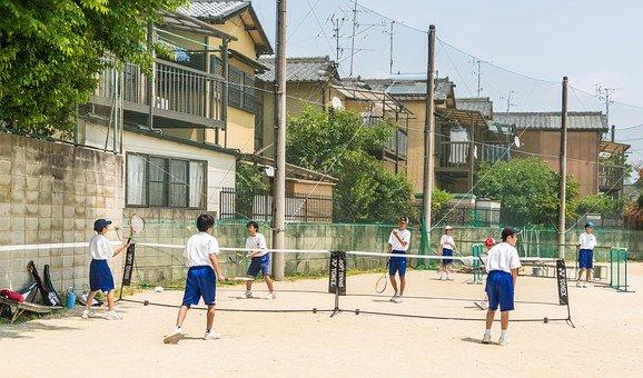 超级宝妈▲孩子矮小，被幼儿园同学嘲笑不能升大班，妈妈一怒之下决定这样做