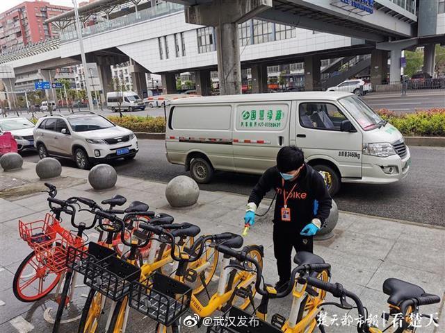 #光明网#武汉市街头共享单车消杀后，可放心骑行