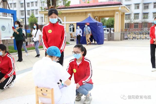 「超级宝妈」迎接“萌兽”回归 信阳市百花幼儿园举行开学疫情防控应急演练