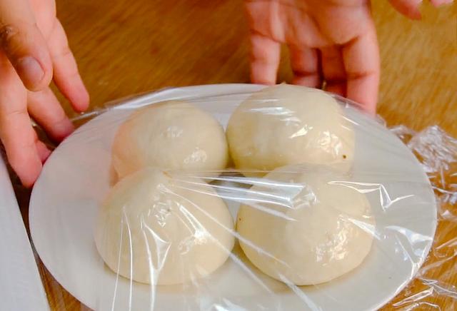 1碗面粉1把香葱，教你做懒人版葱花饼，层次柔软，放凉了也不硬