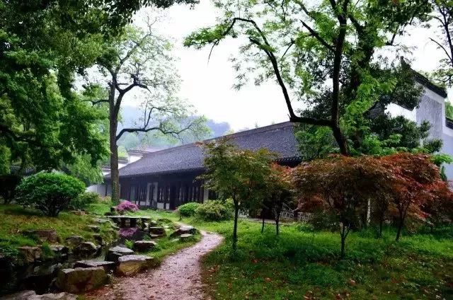 暖先生格调▲看完这些最美大学，我决定今晚再多学1小时！