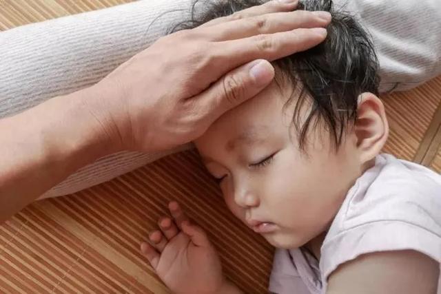 超级宝妈▲宝宝拉肚子、发烧、起疱疹，不吃东西不喝水，该怎么办？