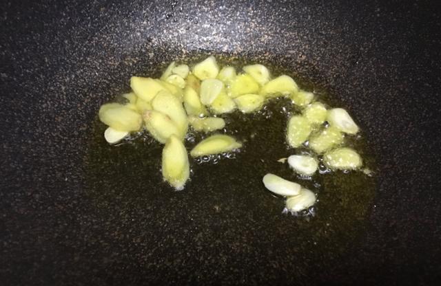 湖南人从小吃到大的“黑暗美食”，是北方人得不到的快乐，香极了