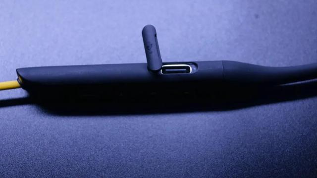 四百块钱做主动降噪，realme 真我黄开箱