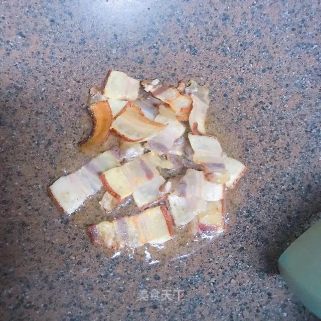 等了一年的腊肉，忍不住想尝尝鲜！味道醇香，百搭又下饭