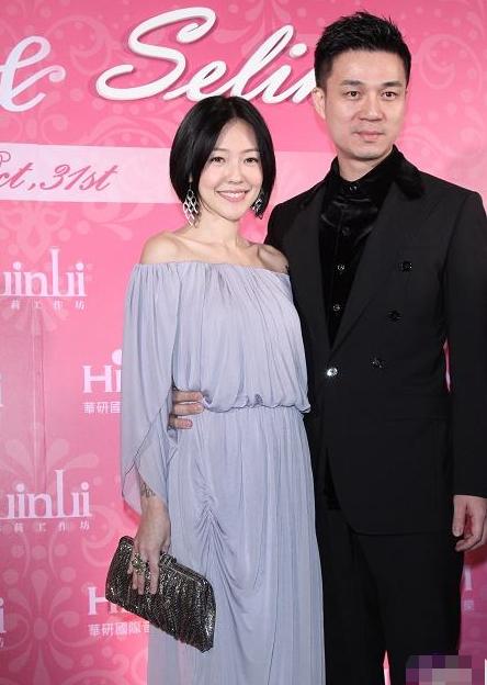 可爱多不多|小S生日与女儿相拥而泣,老公再次缺席女儿生日