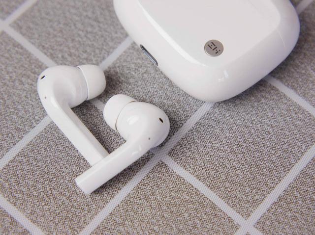 小米智米又来搅局，主动降噪蓝牙耳机被压到399，还带无线充电