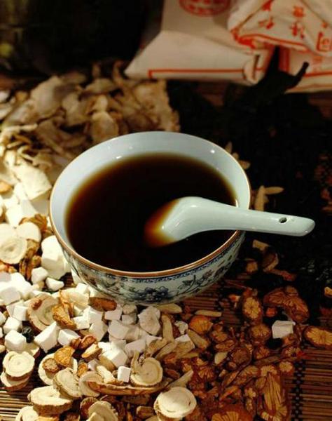 一袋小柴胡冲剂“横扫”20种疾病，中药里的“消炎药”1块好似请名医