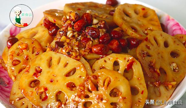 莲藕加一把花生，清脆爽口，开胃解腻，下饭下酒超赞，学会过年做