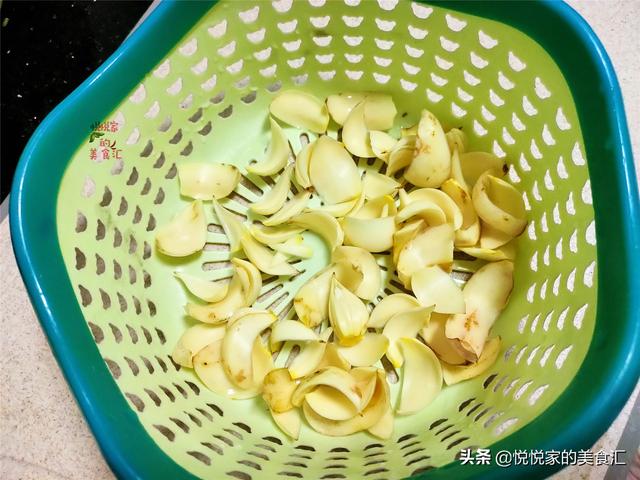 天冷少吃炖菜多炒这菜，鲜嫩又营养，便宜又好吃，孩子爱吃长高个