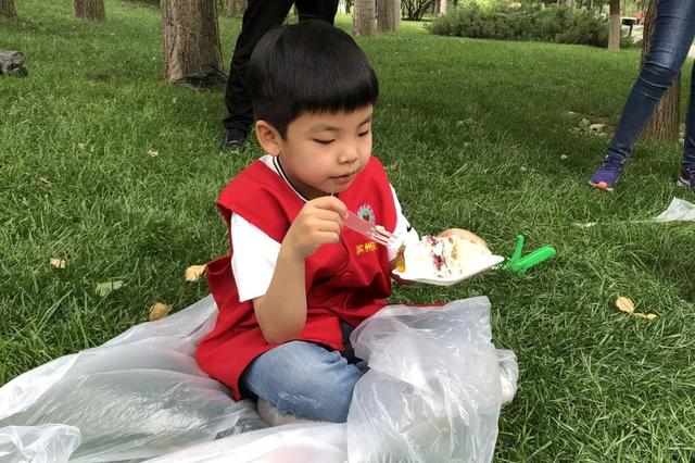 超级宝妈|小朋友，你认真的样子一点不小