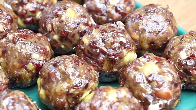 红豆不要炒豆沙了，教你一道水晶杂粮包，软糯香甜，好吃不胖