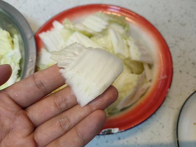 炒白菜，什么时候放醋是关键，顺序弄对了，脆爽好吃不出汤
