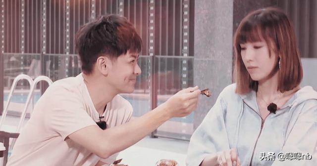 形同陌路|林志颖主动喂食秀恩爱，陈若仪却3次拒绝，说出原因让人心酸